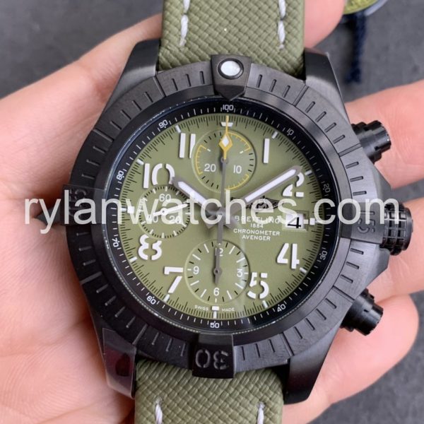 breitling avenger 45 seawolf