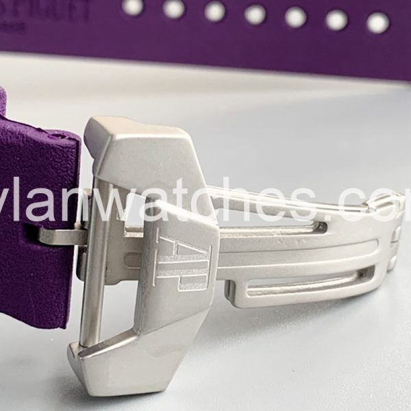 Audemars Piguet 26620 Panther 44mm - Image 4